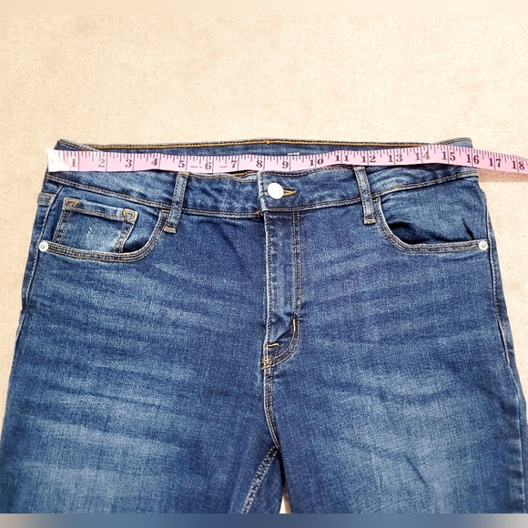 Old Navy Women’s Mid-Rise Rockstar Super Skinny Jeans Blue Distressed Size 14 - Picture 4 of 10